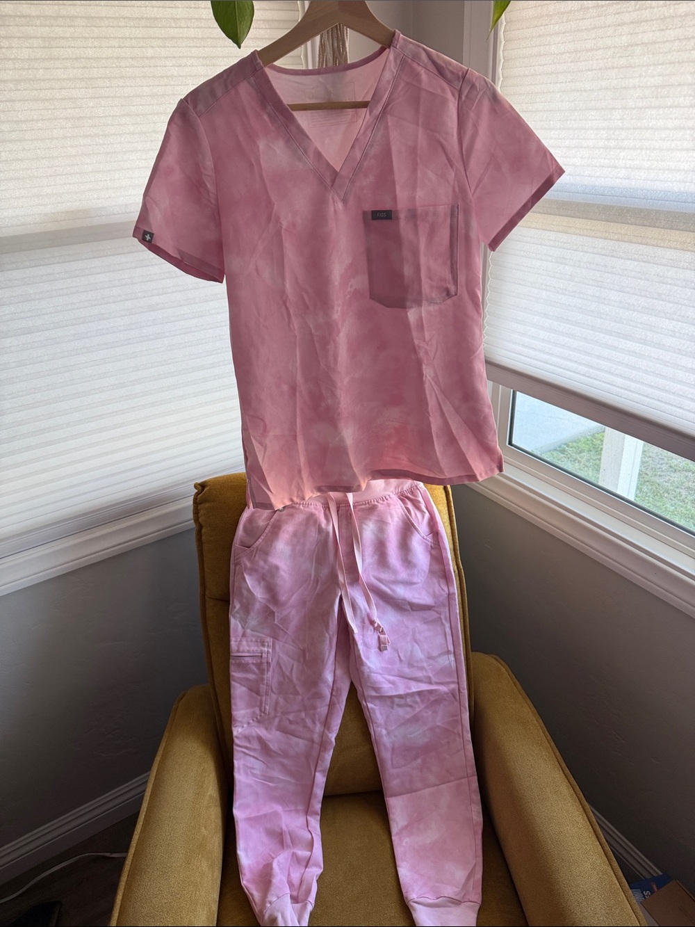 Figs limited edition pink marbled Set